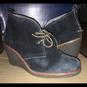Sperry Harlow black suede wedge 8.5M like new